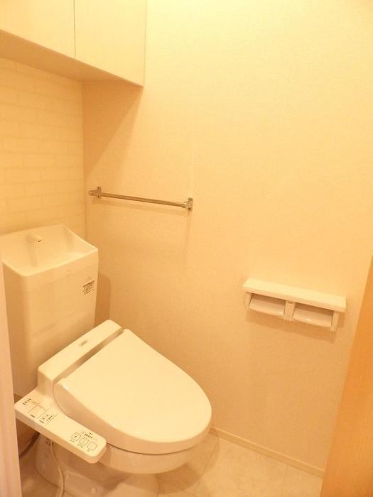 トイレ　温水洗浄暖房便座