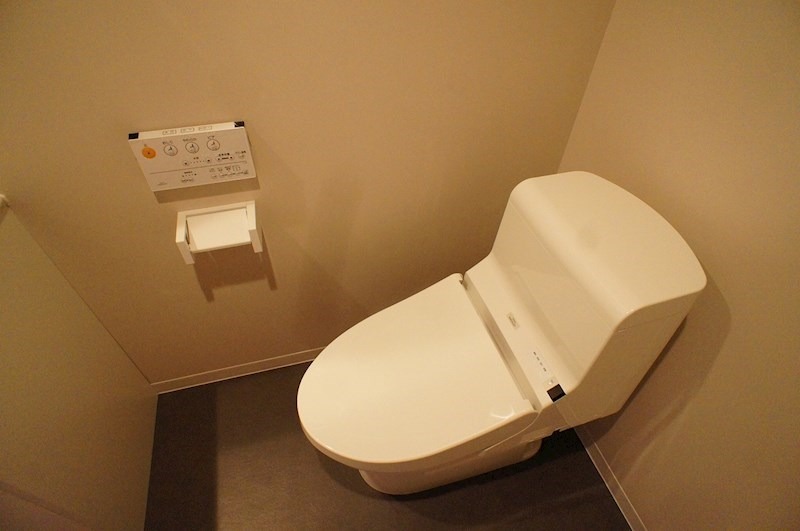 トイレ　別号室