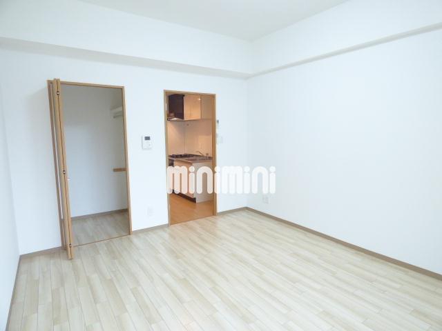 収納　広々９帖の洋間です。