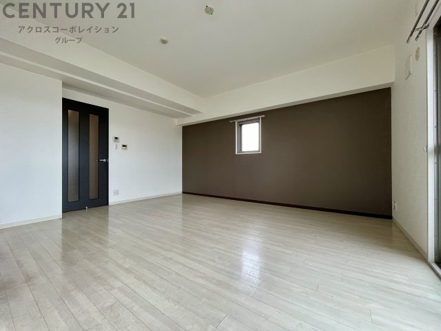 居室・リビング　２面採光の明るいお部屋です。