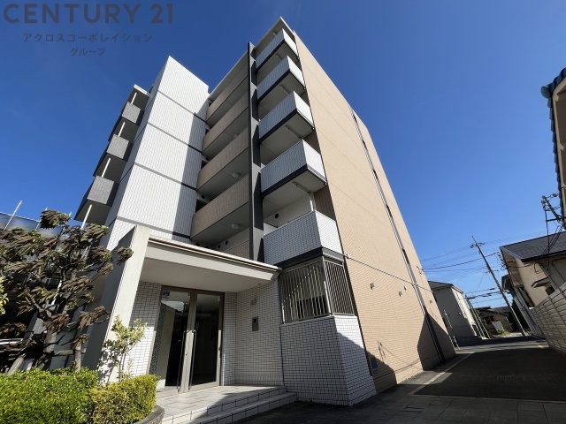 建物外観　オートロック・防犯カメラ付きで安心です！