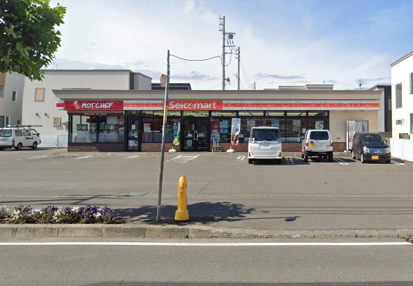 コンビニ　セイコーマート（コンビニ）まで566m