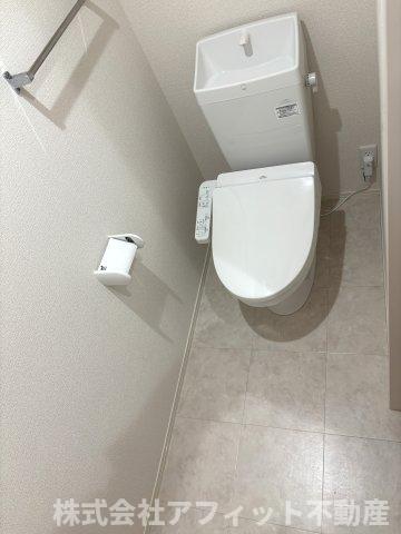 トイレ　温水洗浄暖房便座