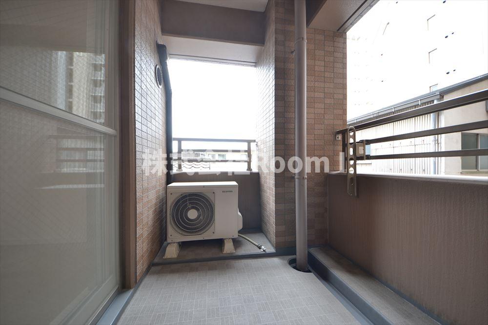 バルコニー　外からの目が気にならないバルコニーで洗濯物が干せます