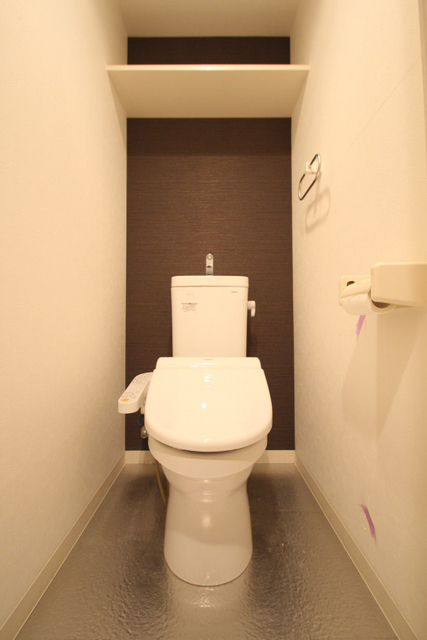 トイレ　※別室の参考写真の為、現況優先です。