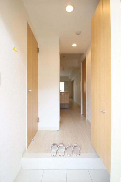 玄関　※別室の参考写真の為、現況優先です。