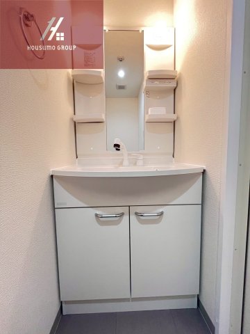 洗面設備　独立洗面台です