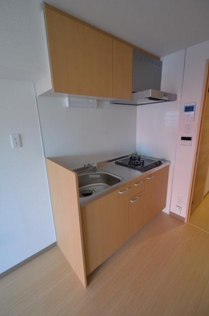 キッチン　壁付けキッチンでスペースを最大限有効活用できます！