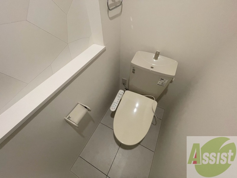 トイレ　シャワートイレになっているので快適です！