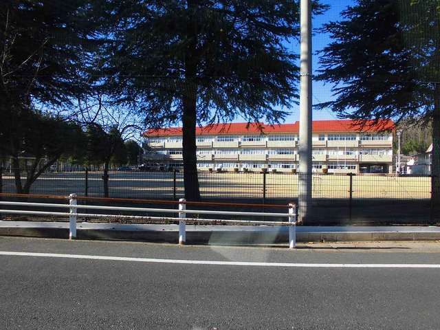 中学校　坂西中学校（中学校）まで400m