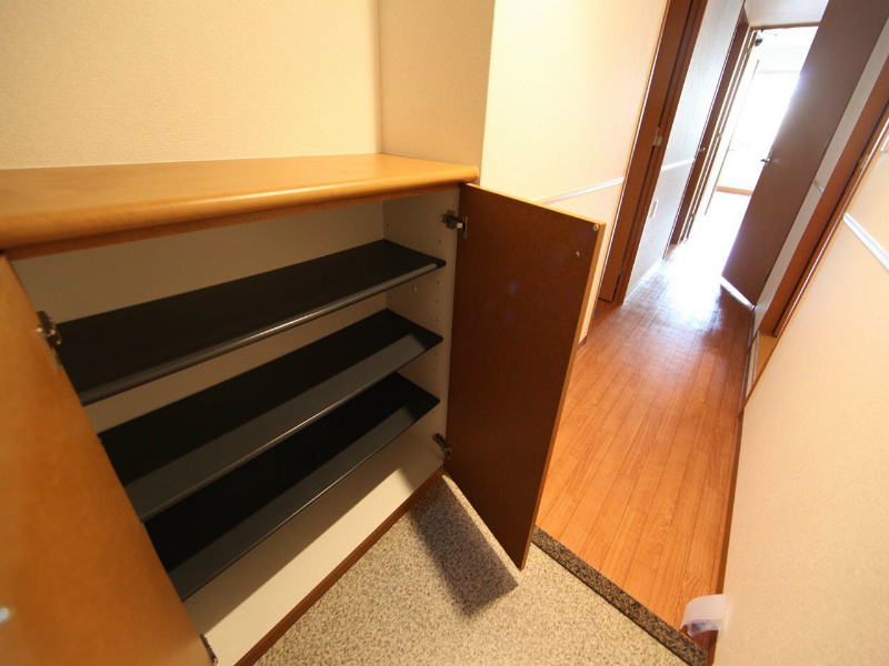 玄関　玄関　シューズボックス付