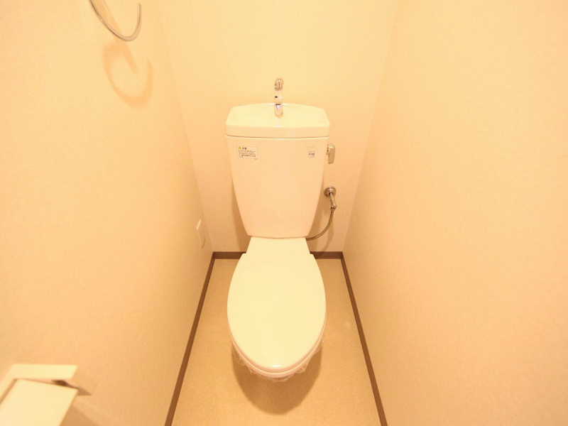 トイレ　トイレ　温水洗浄便座取り付け可