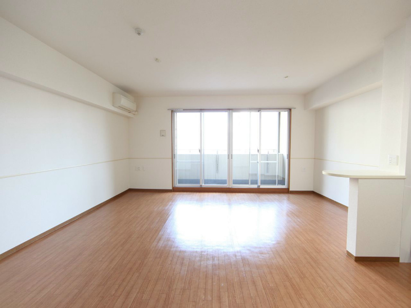 バルコニー　ＬＤＫ19.2帖　洋室6帖とつなげても仕切っても使えます