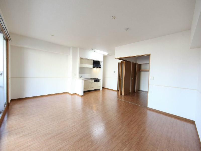 居室・リビング　ＬＤＫ19.2帖　洋室6帖とつなげても仕切っても使えます