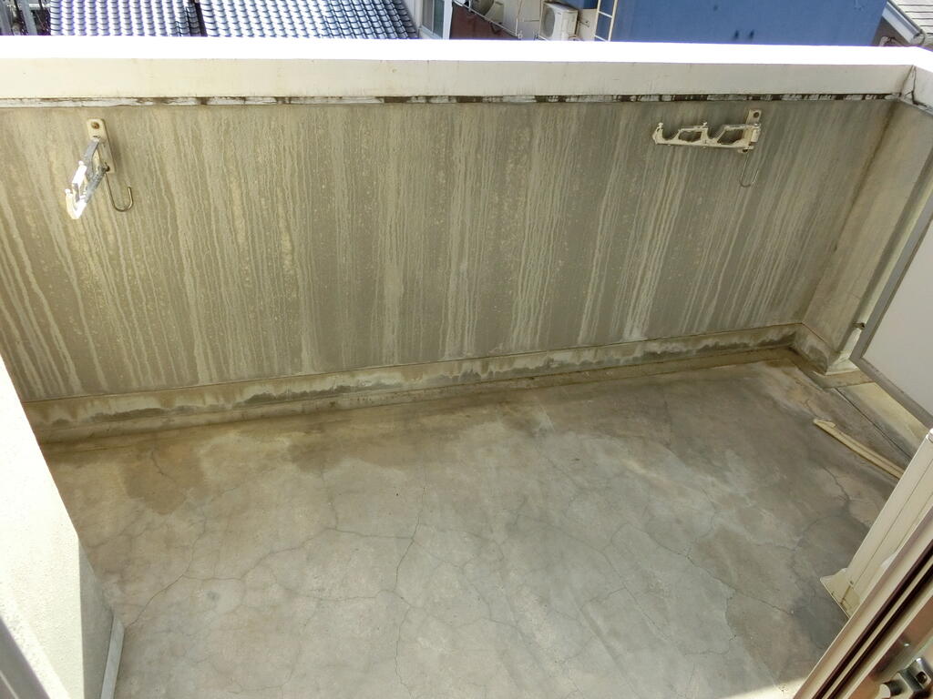 バルコニー　※写真は別のお部屋になります。現況を優先させていただきます。