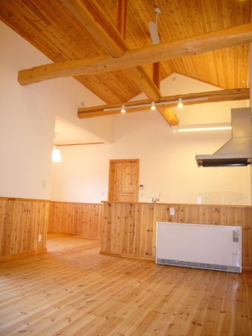 居室・リビング　LDKは木の香りで溢れています。