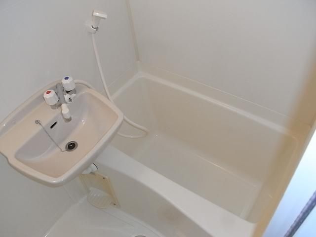 バス・シャワールーム　バスルーム