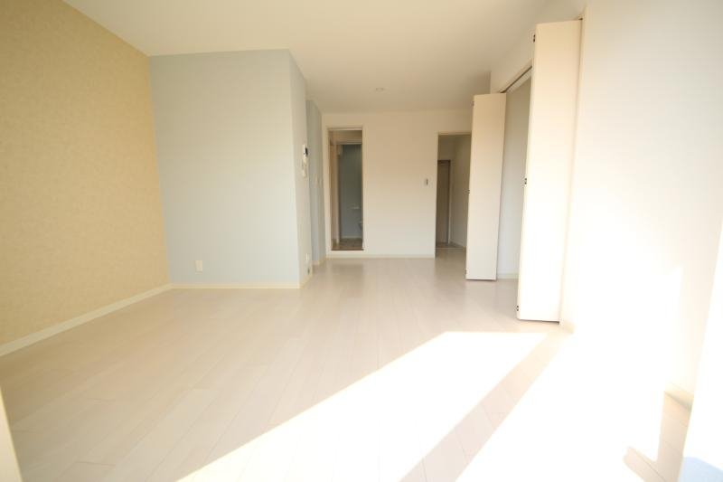 その他部屋・スペース　広くて明るい寝室