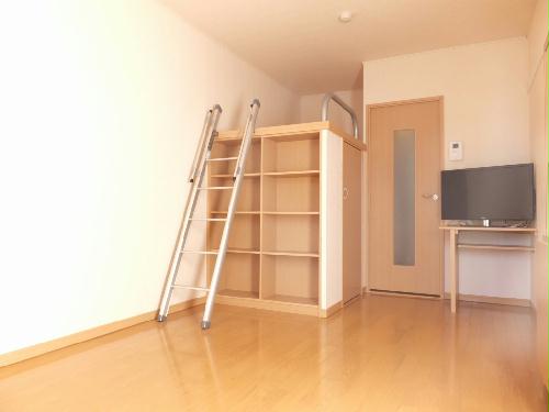 居室・リビング　大型家電設置済みのお部屋です。