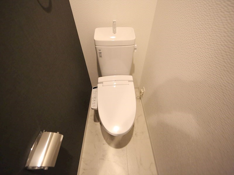 トイレ　温水洗浄暖房便座付トイレ
