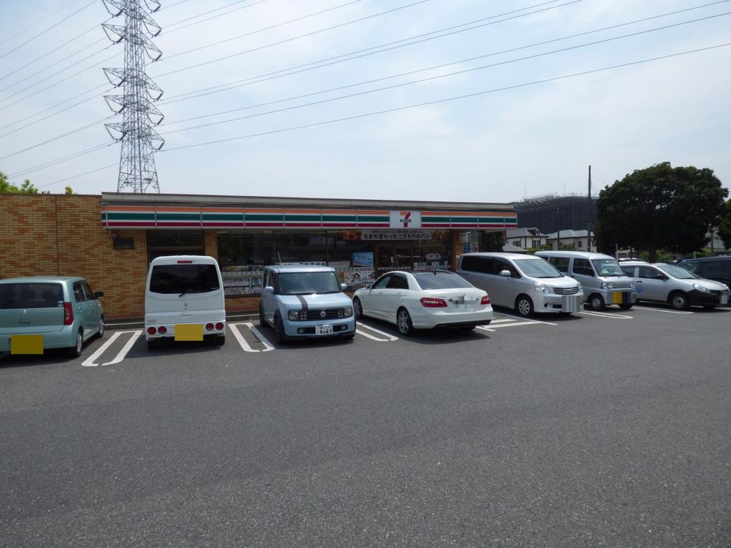 コンビニ　セブンイレブン高品町店（コンビニ）まで300m
