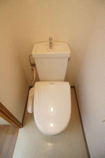 トイレ　人気の洗浄便座付です！清潔感を保てます♪