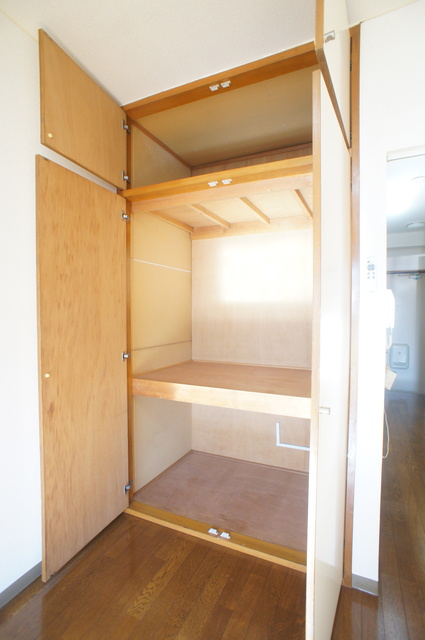 収納　広めの間口で工夫して収納できますね☆