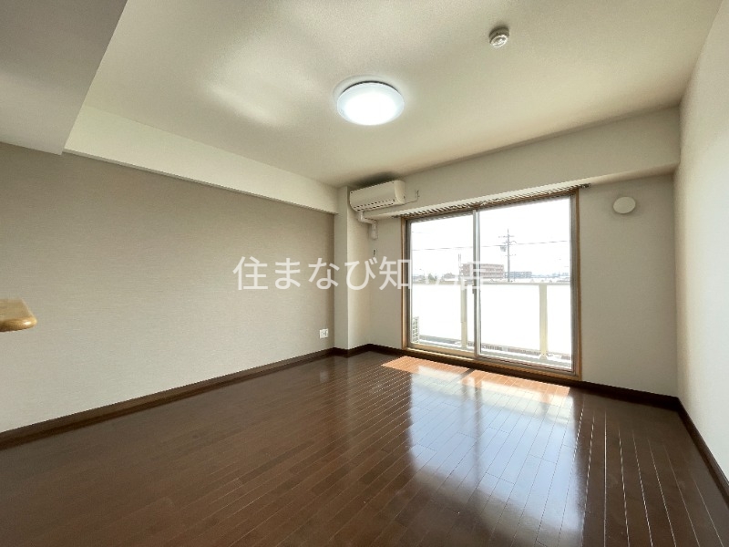 居室・リビング　同型別部屋写真