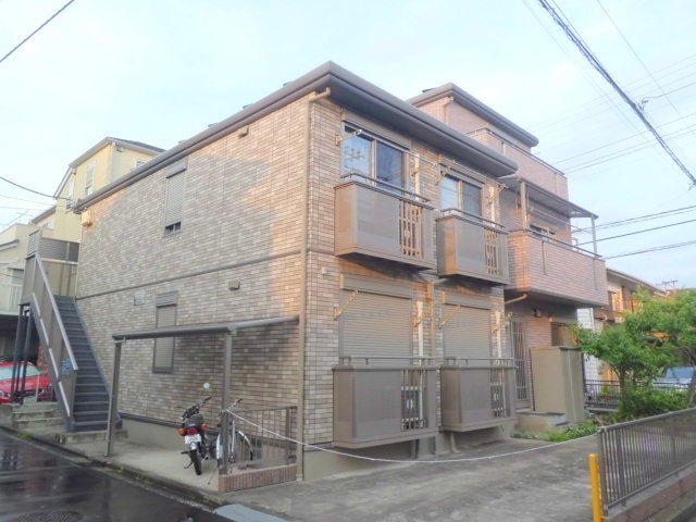 建物外観　耐震構造のセキスイハイム施工　全室角部屋２面採光