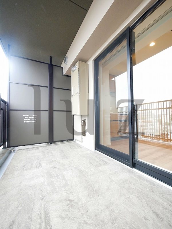 バルコニー　広々としたバルコニー完備！