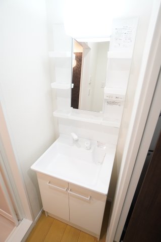 洗面設備　※同物件・同タイプの写真です。