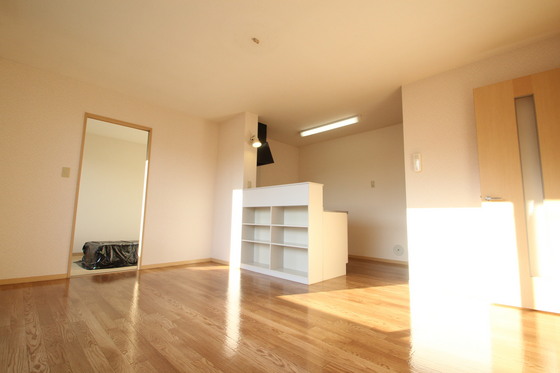 居室・リビング　※別号室の写真です