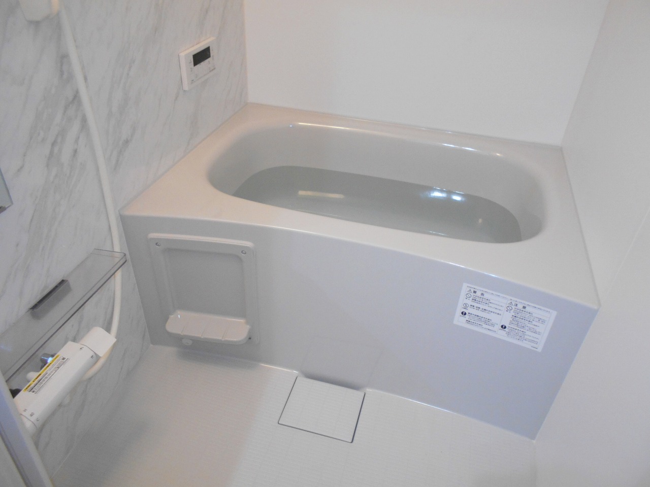 バス・シャワールーム　追い炊き給湯、浴室乾燥機