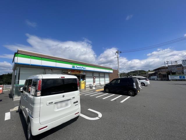 コンビニ　ファミリーマート赤磐中島店（コンビニ）まで770m