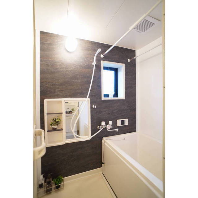 バス・シャワールーム　リノベされたキレイなバスルーム♪