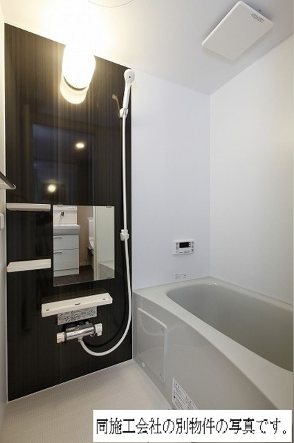 バス・シャワールーム　同一会社施工同一仕様写真