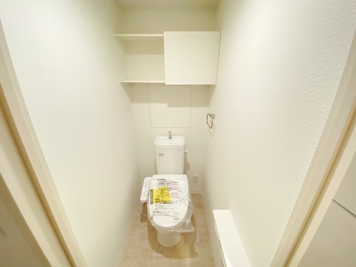 トイレ　※写真は同型タイプ、現況優先。
