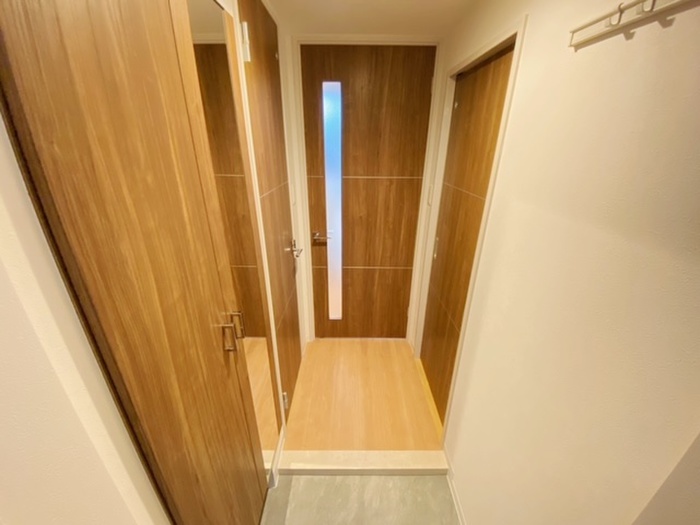 玄関　※写真は同型タイプ、現況優先。