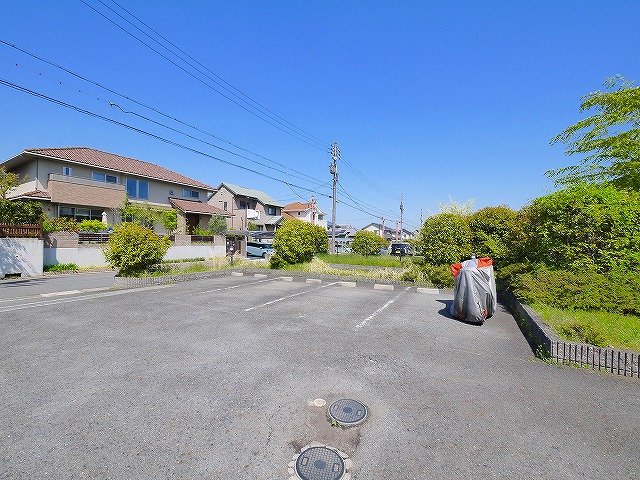 駐車場　駐車場に車を止められます