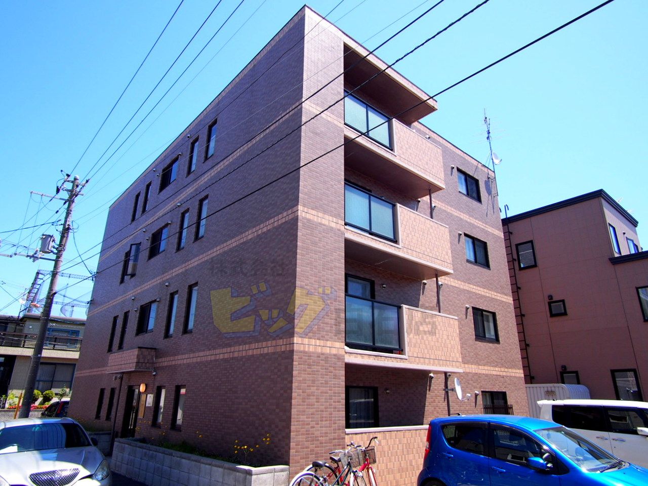 建物外観　人気の灯油ストーブ・灯油ボイラー完備のマンションです♪