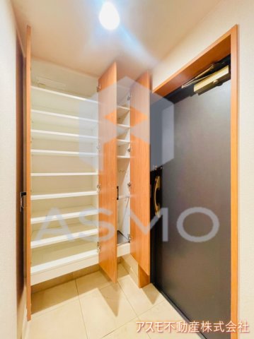 玄関　同マンション別部屋参考写真