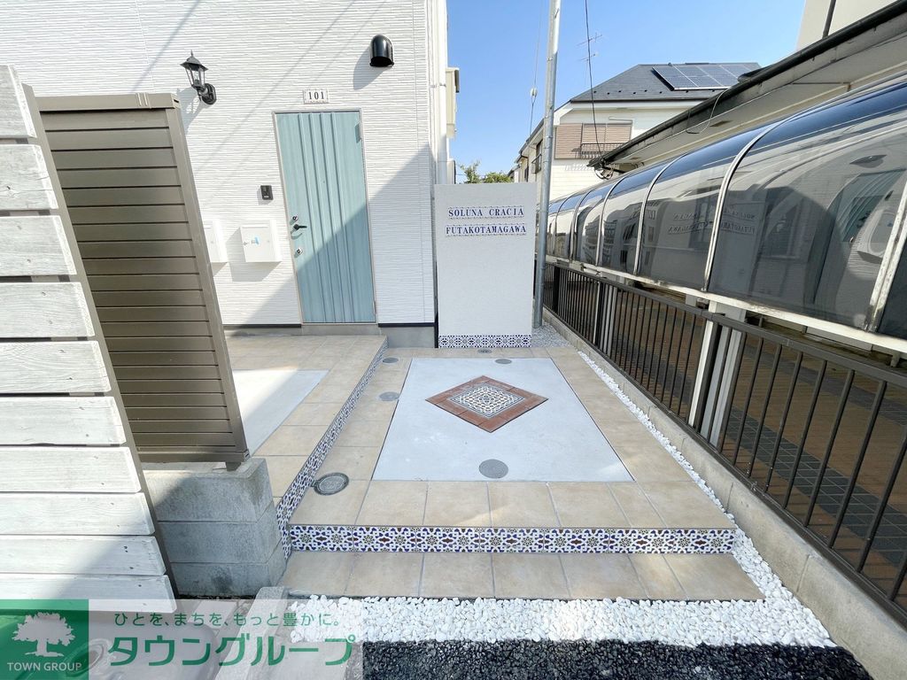 エントランス　庭