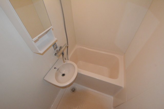 バス・シャワールーム　落ち着く空間のバスルーム♪