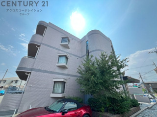 建物外観　敷地内に駐車場があります☆