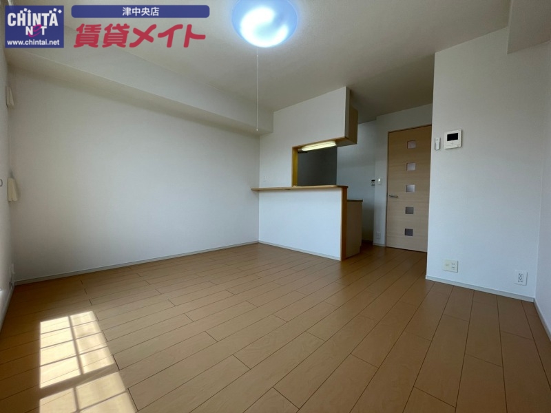 居室・リビング　同型参考写真