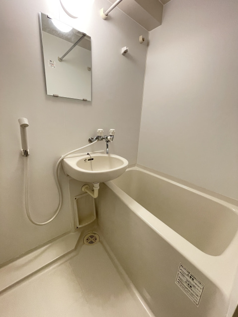 バス・シャワールーム　※同タイプ参考写真