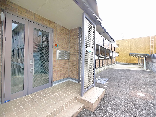 エントランス　毎日通るエントランスはこのようになっています