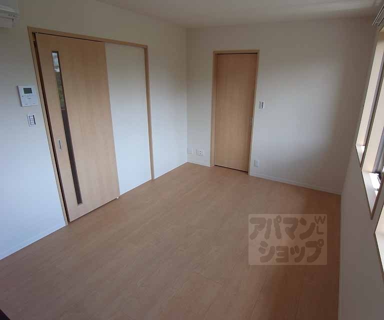 居室・リビング　明るいリビング。