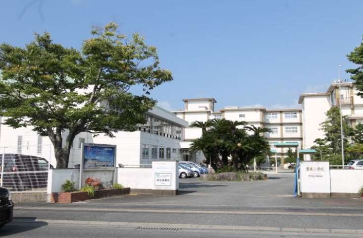 小学校　前原小学校（小学校）まで437m
