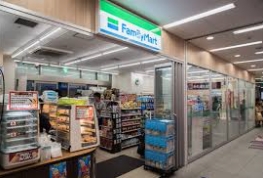 コンビニ　ファミリーマート秋葉原ラジオ会館店（コンビニ）まで348m